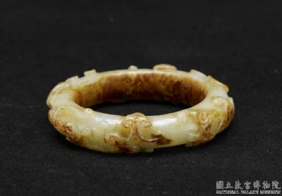 图片[3]-Jade bangle with chi-dragon pattern, Qing dynasty (1644-1911)-China Archive